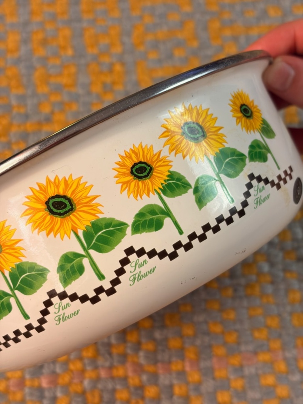 🌻✨ 90s White Metal Sunflower Mixing Bowl ✨🌻 - Picture 2 of 7
